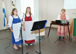 Kuvassa musiikkiesitys.