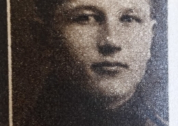 kuvassa sotilas.
